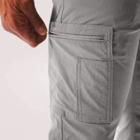 Pantaloni cargo da uomo dalla vestibilità comoda e dal taglio affusolato in tessuto Ripstop Force